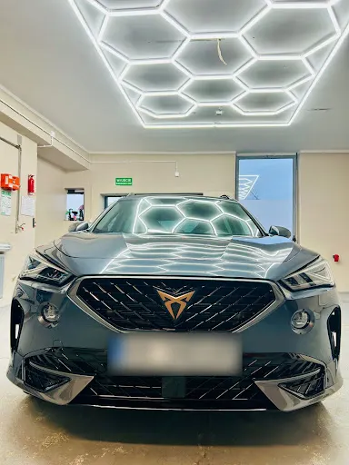 Pure Detailing - Powłoki ceramiczne, detailing wnętrza, pranie tapicerki